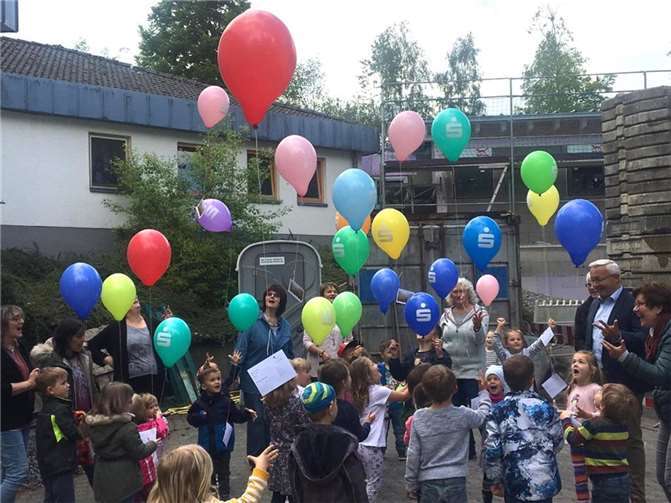 Im Mai 2019 hieß es Richtfest feiern für den Anbau der Kita Dürrholz. Die Erweiterung ist eins der Projekte, für das jetzt die Zuschüsse ausgezahlt worden sind.