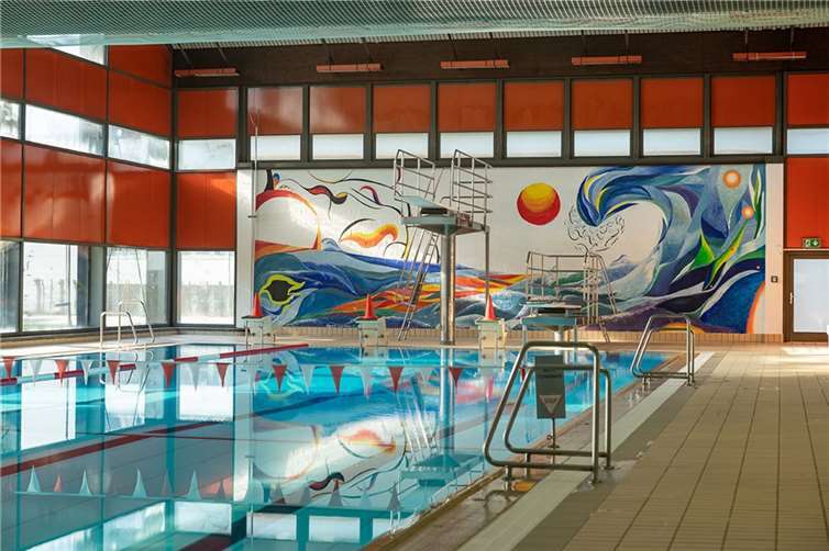 Im Meckenheimer Hallenbad lässt sich schwimmen lernen und üben; es ist auch ein viel genutztes Freizeitangebot. Foto: Förderverein Hallenfreizeitbad Meckenheim