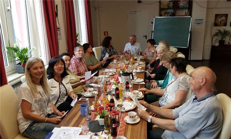 Im Mehrgenerationenhaus trafen sich nun die Mitarbeiter der Ehrenamtsprojekte der Verbandsgemeinde Kaisersesch und Caritas. privat