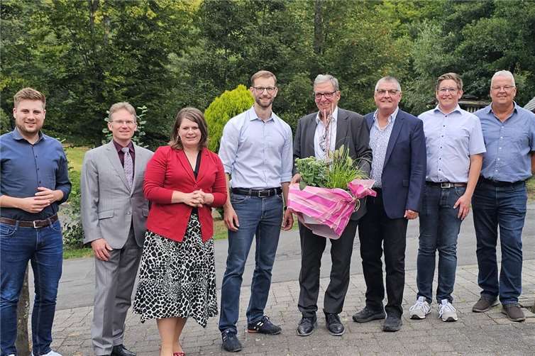 Im Mittelpunkt der Mitgliederversammlung stand die Neuwahl des gesamten Vorstandes. Dabei übergab André Stein den Vorsitz an den Bürgermeister der Verbandsgemeinde Montabaur, Dr. Ulrich Richter-Hopprich.  Foto: Roland Weimar