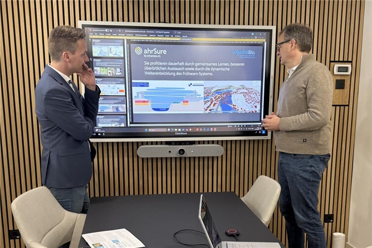 Im Mittelpunkt des Austauschs stand die Vorstellung eines neu entwickelten und modernen Frühwarnsystems für hochwassergefährdete Gebiete.