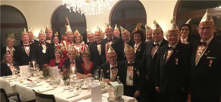 Im Mittelpunkt des Senatstreffen stand der der Empfang des frisch proklamierten Prinzenpaares. privat