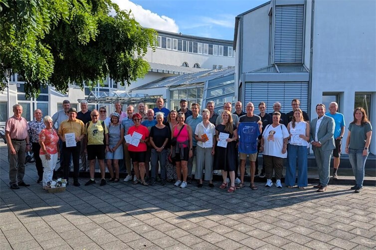 Im Mittelpunkt standen in dem Treffen unter der Leitung von Norbert Besmens neben der Siegerehrung des diesjährigen STADTRADELNS die Klimaschutzmaßnahmen in den kommunalen Betrieben sowie Ergebnisse der drei Arbeitsgruppen des Gremiums.