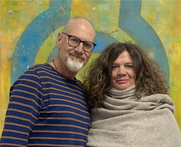 Im Mittelpunkt stehen die beiden Künstler Ute Möller und Stephan Maria Glöckner aus dem Marienthaler Atelier.  Foto: privat