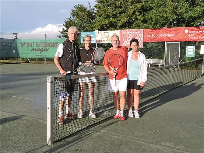 Im Mixed setzten sich Andreas Mirbach und Heike Thomm gegen Ulli Scherhag und Silke Braun durch.privat