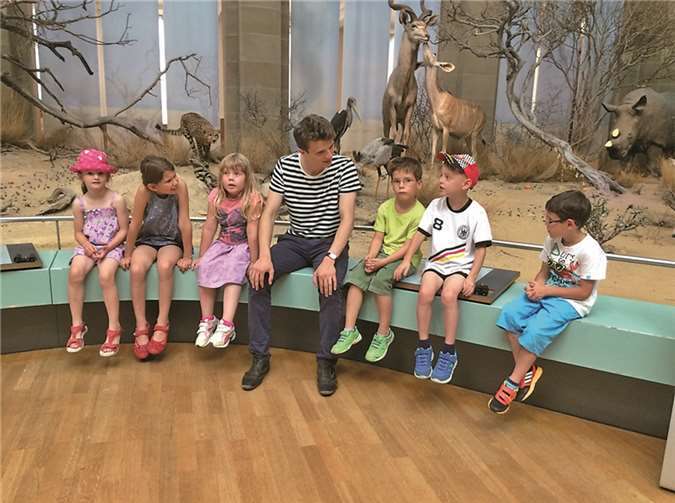 Im Museum König nahmen die Kinder an der Führung zum Thema „Reise in die Savanne Afrikas“ teil.privat