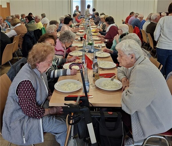 Im Nachgang zu Karneval hatte der Seniorentreff Eich die Messe zum Frieden in der Welt und anschließend das traditionelle Heringsessen.Foto: privat