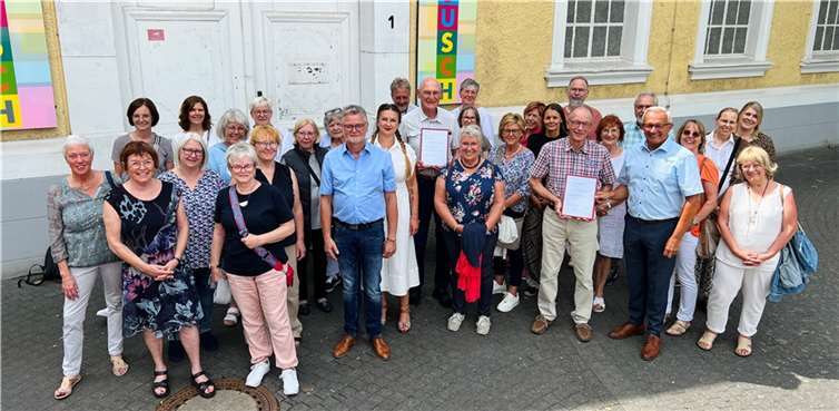 Im Neuwieder Schlosstheater fand der diesjährige Tag der Lernpaten statt, bei dem die Arbeit der engagierten Lernpaten aus dem Neuwieder Kreis im Mittelpunkt stand.  Foto: Olga Scott