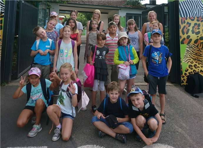 Im Neuwieder Zoo lernten die Kinder der AWO-Ferienfreizeit viel über das Leben der Tiere, aber auch, wie das Leben im Mittelalter war.privat