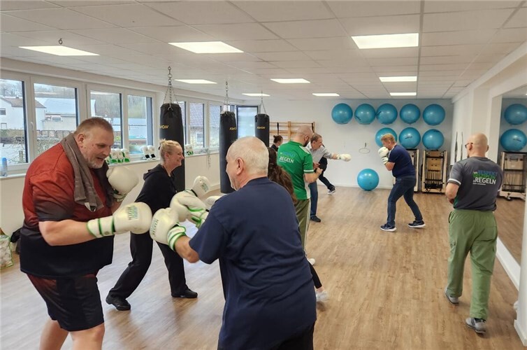 Im Praxisteil ging es beim Boxen sportlich zur Sache.