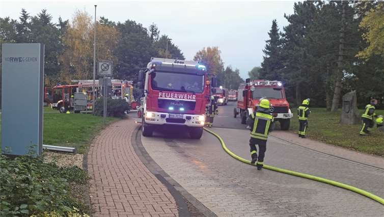 Im RWE-Verwaltungsgebäude war die Brandmeldeanlage ausgelöst worden... Feuerwehr VG Pellenz