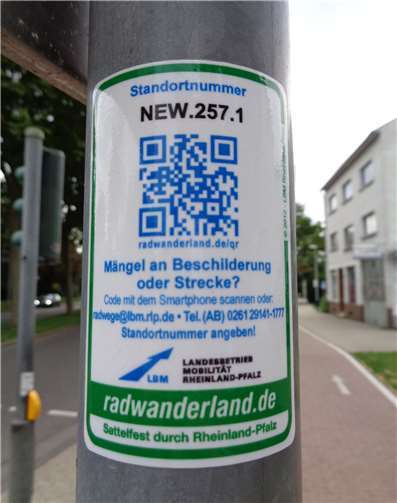 Im Rahmen der Abnahme werden alle Standorte mit einem QR-Code und einer Standortnummer versehen. Foto: privat