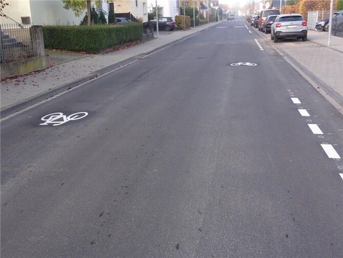 Im Rahmen der Gewährleistung wurde hier eine neue Deckschicht aufgetragen, die mit dem Rad prima zu befahren ist. Foto: privat