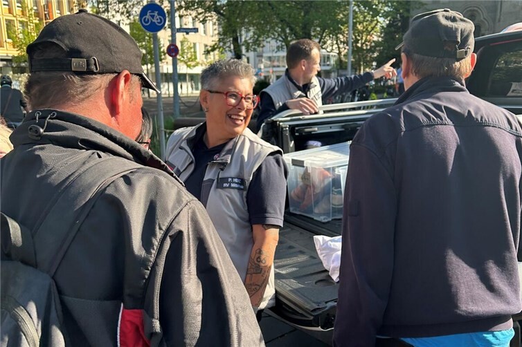 Im Rahmen der Hilfsaktion besuchten die Johanniter den Koblenzer Hauptbahnhof, den Zentralplatz und die Herz-Jesu-Kirche.