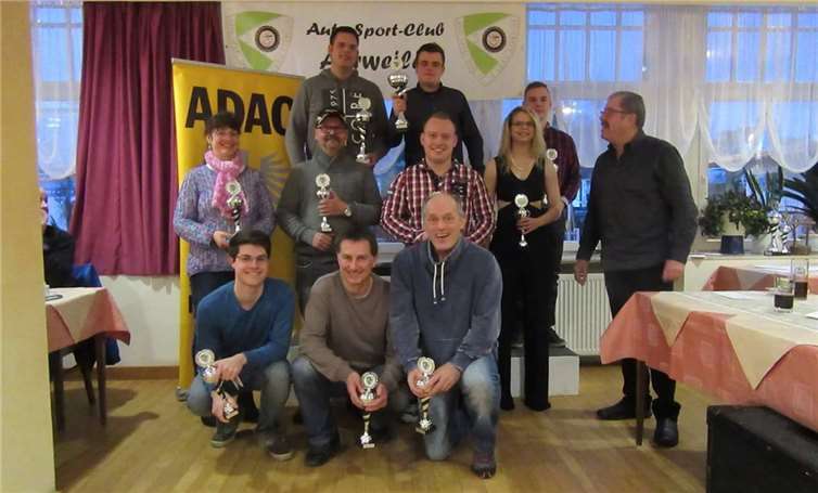 Im Rahmen der Jahreshauptversammlung wurden die vereinsbesten Motorsportler geehrt. privat