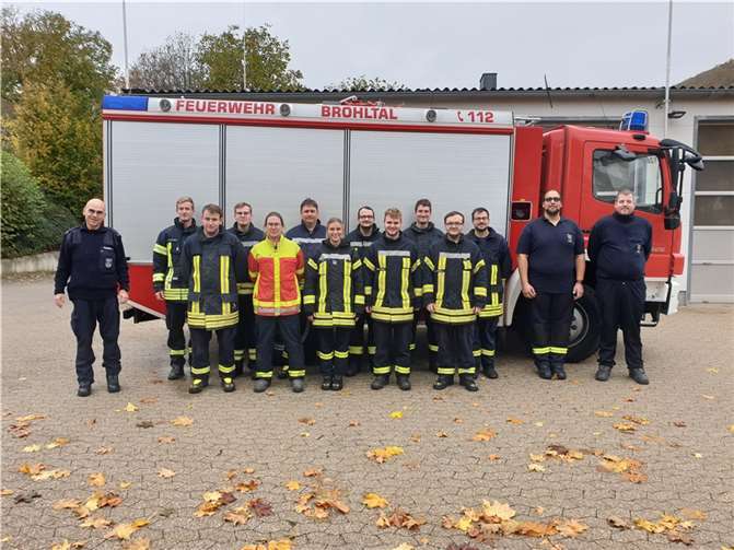 Im Rahmen der Kreisausbildung der Feuerwehren im Landkreis Ahrweiler fand im Feuerwehrgerätehaus Niederzissen ein Lehrgang „Maschinisten für Löschfahrzeuge“ statt.Foto: Georg Theisen