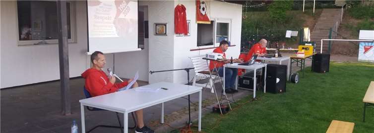 Im Rahmen der Mitgliederversammlung im Kalksandstein-Stadion hat der SV Rot-Weiß Dünstekoven einen neuen Vorstand gewählt. Foto: privat