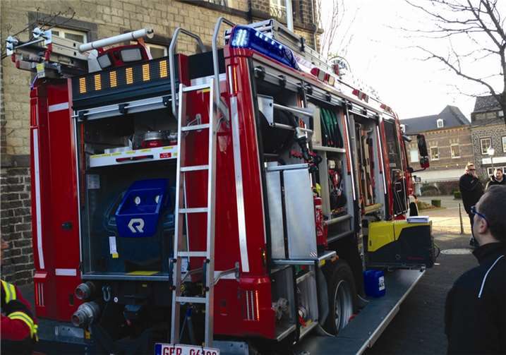 Im Rahmen der Sitzung des vorberatenden Feuerwehrausschusses erfolgte auch eine Vorstellung des HLF 20/16 der Firma Rosenbauer. FRE