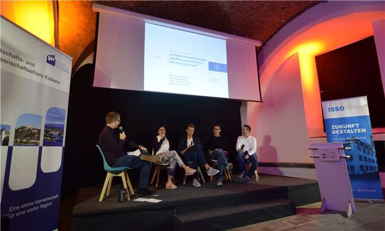 Im Rahmen der Veranstaltung fand ein intensiver Erfahrungsaustausch zwischen regionalen Gründerinnen, Gründern, Hochschulen und Unternehmen statt. ISSO