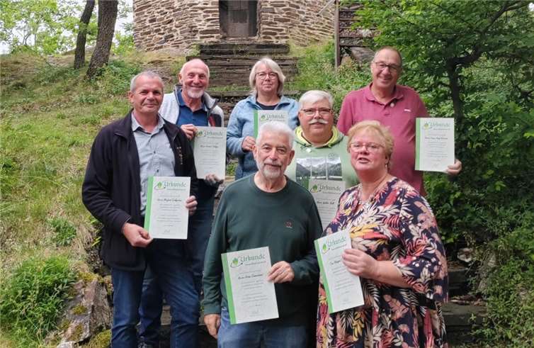 Mitgliederversammlung auf die Krausberghütte Im Rahmen der Versammlung wurden langjährige Mitglieder geehrt. Foto: privat