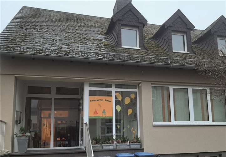 Im Rahmen der energetischen Sanierung des Kindergartens wurden per Eilentscheidung noch zum 31.12.2019 Aufträge unter anderem für die noch fehlenden Gewerke Dämmung/Abdichtung Balkon vergeben. Foto: FRE