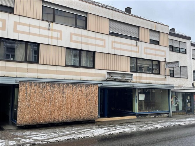 Im Rahmen der für 2026 und 2027 vorgesehenen Förderung der „Innenstadtimpulse“ bat Citymanagerin Sarah Rotterdam die Eigentümer leerstehender Gewerbeimmobilien in Adenau erneut um Mitwirkung beim Thema Innenstadtentwicklung. Foto: Stadt Adenau