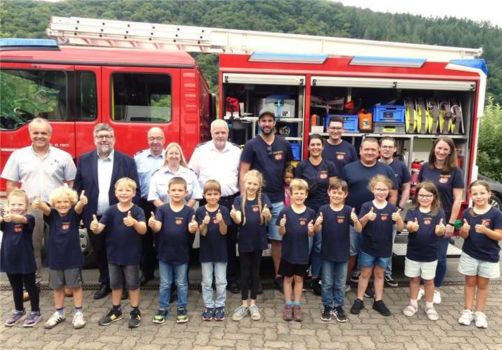 Im Rahmen der offiziellen Gründungsfeier bedankten sich auch die anwesenden Ehrengäste für das vorbildliche Engagement der Floriansjünger. Foto: TE