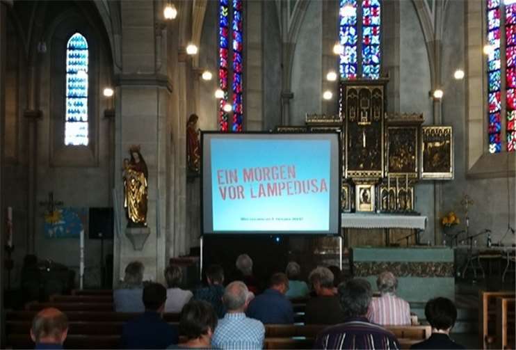 Im Rahmen der szenischen Lesung „Ein Morgen vor Lampedusa“ trugen verschiedene Referenten Texte vor, die Augenzeugenaussagen und Berichten entnommen sind.privat