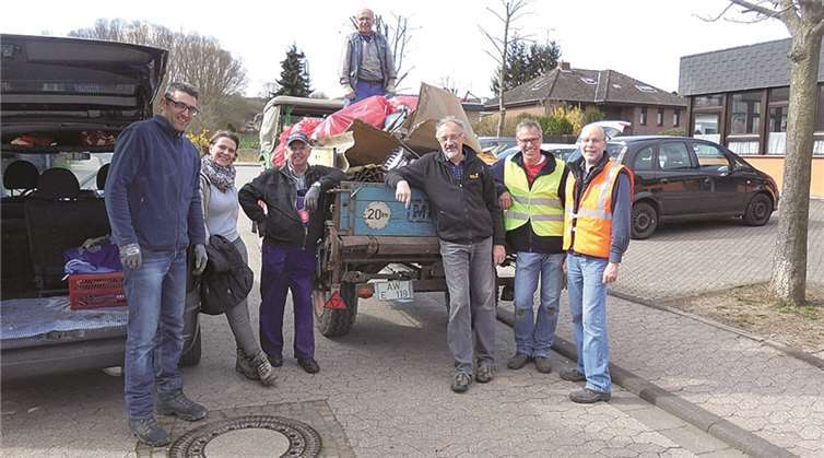 Im Rahmen der zwölften Auflage der kreisweiten Aktion des „Dreck-Weg-Tags“ waren in Waldorf viele Helfer unterwegs, um Müll in der Gemarkung aufzusammeln. WER