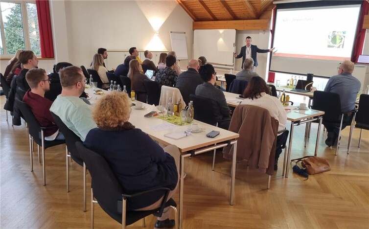 Im Rahmen des Bevölkerungsschutzes der Verbandsgemeinde Wirges fand eine Grundlagenschulung der Mitglieder des Verwaltungsstabes durch die Kommunalberatung Pfalzfeld statt.