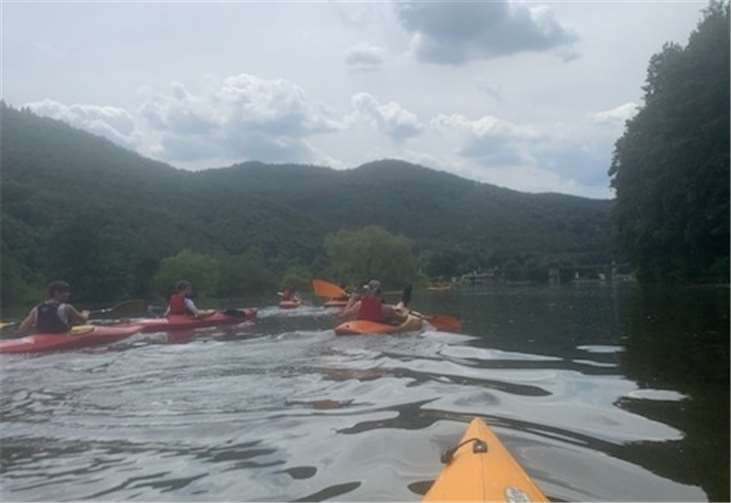 Im Rahmen des Ferienprogrammes „WSV bewegt - Alt und jung unterwegs und aktiv“ paddelten die Sinziger Kanuten für die Bolivienaktion.Fotos: WSV Sinzig