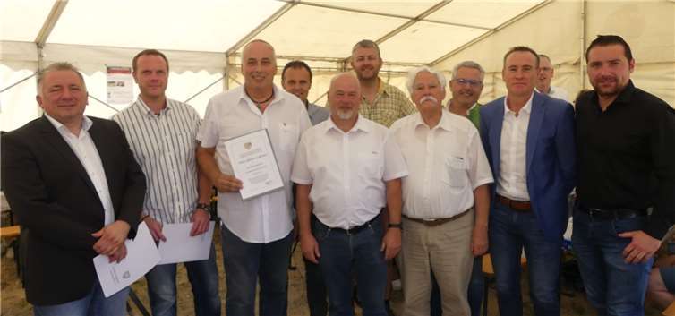 Im Rahmen des Festaktes zum goldenenVereinsjubiläum konnten sich einige Vereinsmitglieder über verdiente Ehrungen freuen.