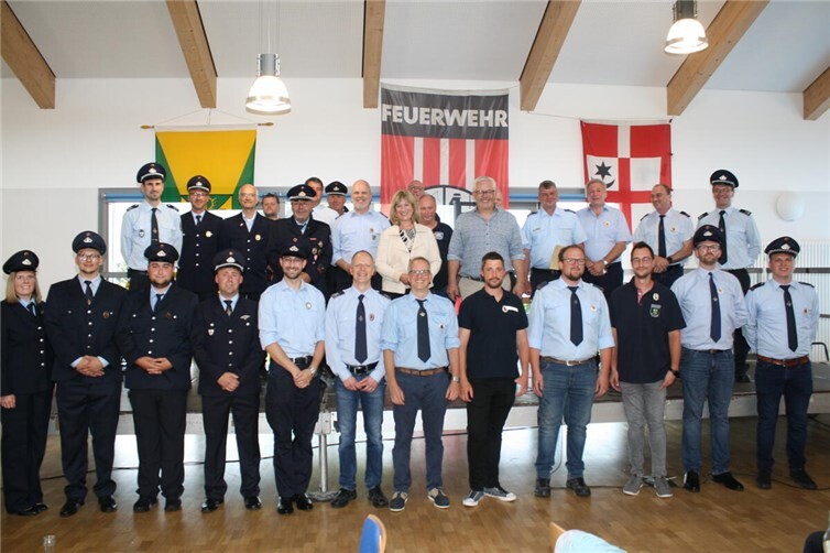 Im Rahmen des Feuerwehrtages der Verbandsgemeinde Kaisersesch konnten sich zahlreiche Floriansjünger über verdiente Ehrungen freuen.