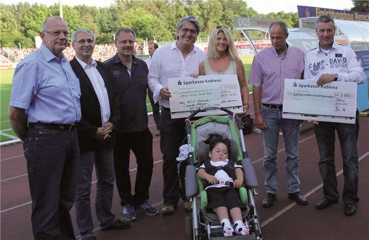 Im Rahmen des Freundschaftsspieles der TUS Koblenz gegen den 1. FC Köln konnte ein hoher Betrag an den kleinen David übergeben werden. Guido Höfer
