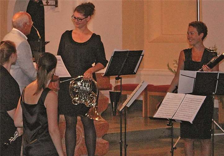 Im Rahmen des Konzertes wurde den Stipendiaten der Preis der Michael-Buse-Stiftung durch Herrn Koenen verliehen.  Privat