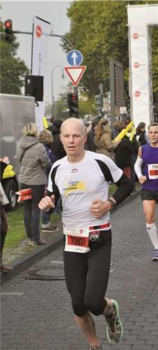 Im Rahmen des RheinEnergieMarathon Köln wurde auch ein Halbmarathonlauf ausgetragen, bei dem Lauftreffmitglied Jörg Schütz (LT Puderbach) am Start war.Privat