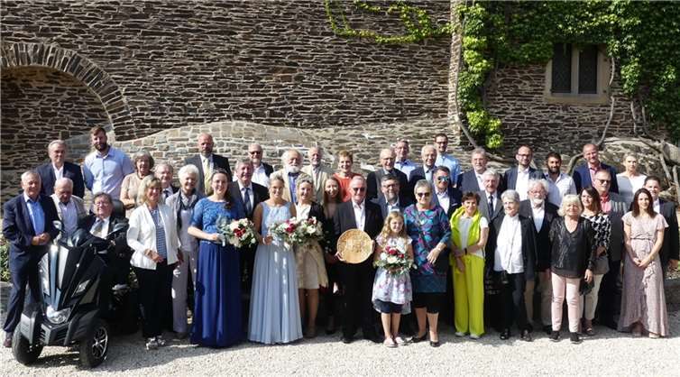 Im Rahmen einer Feierstunde in der Reichsburg Cochem trafen sich zu der Ehrung zahlreiche geladene Gäste.