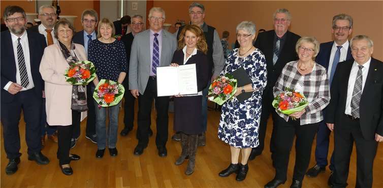 Im Rahmen einer Feierstunde wurden fünf verdiente Bürger aus Cochem-Zell mit der Ehrennadel des Landes Rheinland-Pfalz ausgezeichnet. Fotos: TE