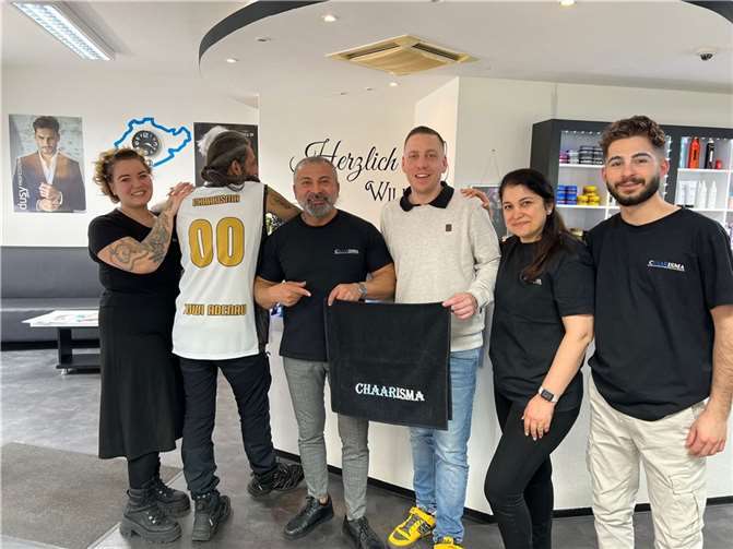 Im Rahmen einer Kooperation sichert sich die Basketball-Abteilung die Unterstützung des renommierten Haarstudios „Chaarisma“. Foto: privat