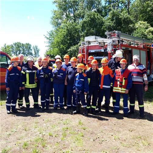 Im Rahmen einer Schauübung konnten sie den Anwesenden ihr Können zeigen.  Foto: privat
