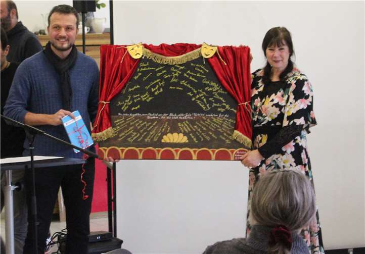 Im Rahmen einer eindrucksvollen Feier wurde die langjährige Lehrerin Angelika Dormeyer in den Ruhestand verabschiedet.Foto: privat