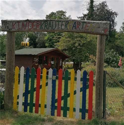 Im Rahmen eines Familiennachmittages im Rengsdorfer Kinderkräutergarten können Kinder und Erwachsene in der Natur Kraft sammeln und so einiges über Heilkräuter erfahren. Foto: Neuwieder Hospizverein