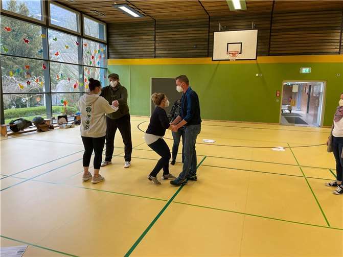 Im Rahmen eines Seminars lernten die Teilnehmer das richtige Verhalten in herausfordernden Situationen.  Foto: privat