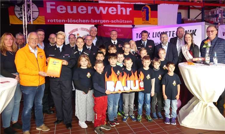 Im Rahmen ihres Löschfestes wurde bei der Freiwilligen Feuerwehr Cochem eine Bambini-Feuerwehr aus der Taufe gehoben. Fotos: TE