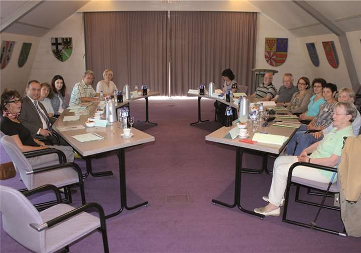 Im Rathaus Niederzissen traf man sich zur zweiten Arbeitsgruppensitzung „Flüchtlingspaten“.privat