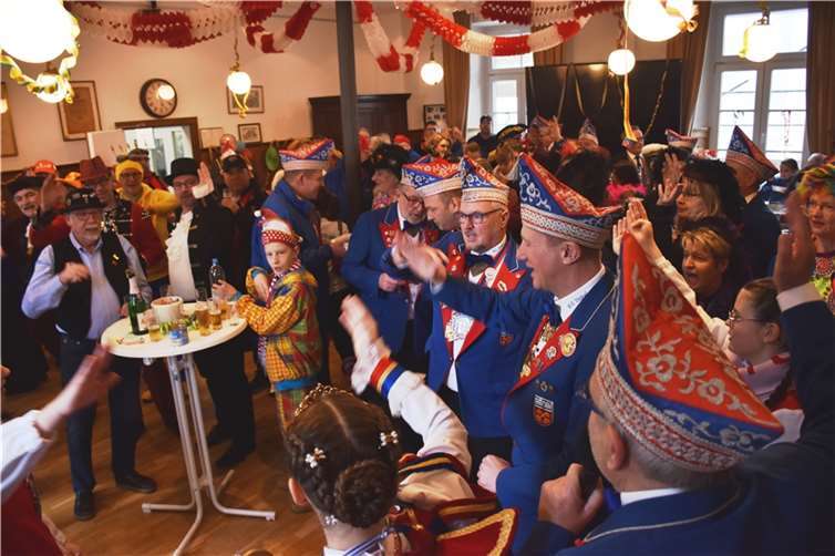 Im Ratssaal der Stadt Unkel wurdennach dem Sturm auf die Verwaltung kräfitg gefeiert.