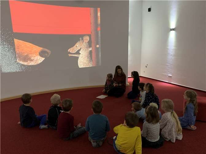 Im Raum der Stille trafen sich zuerst die Schuki Gruppen 1 und 2 und danach Gruppe 3 und 4. Quelle: Bücherei St. Pankratius