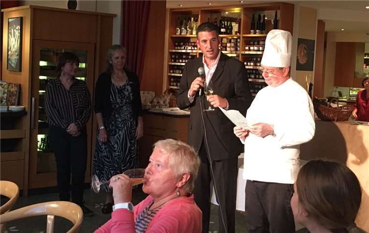 Benefizessen im Restaurant „Vieux Sinzig“ Im Restaurant „Vieux Sinzig“ fand ein Benefizessen zugunsten des Deutschen Kinderschutzbundes Kreisverband Ahrweiler e.V. statt. Privat