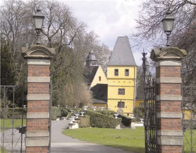 Im Schlosspark Bassenheim wurde meditiert.  Privat