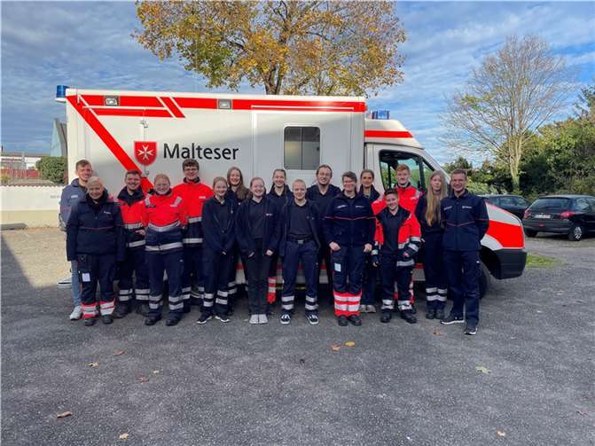 Im September begannen 17 ehrenamtliche Helfer der Malteser aus Koblenz und Neuwied die Ausbildung zum Einsatzsanitäter. Foto: Malteser Hilfsdienst e.V.